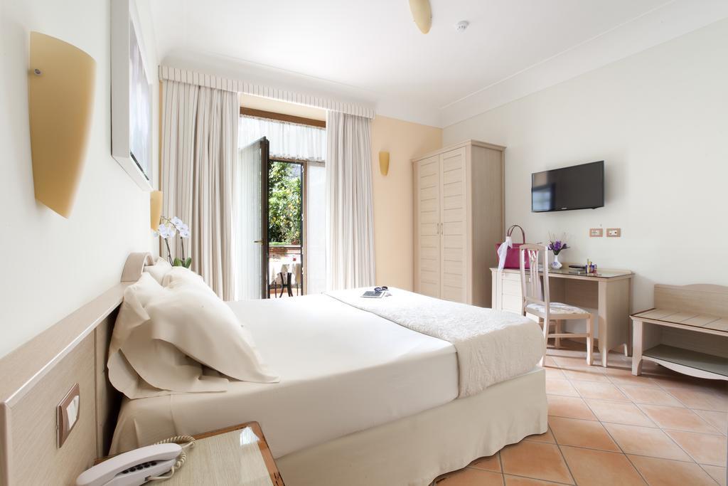 Relais Villa Angiolina ซอร์เรนโต ภายนอก รูปภาพ