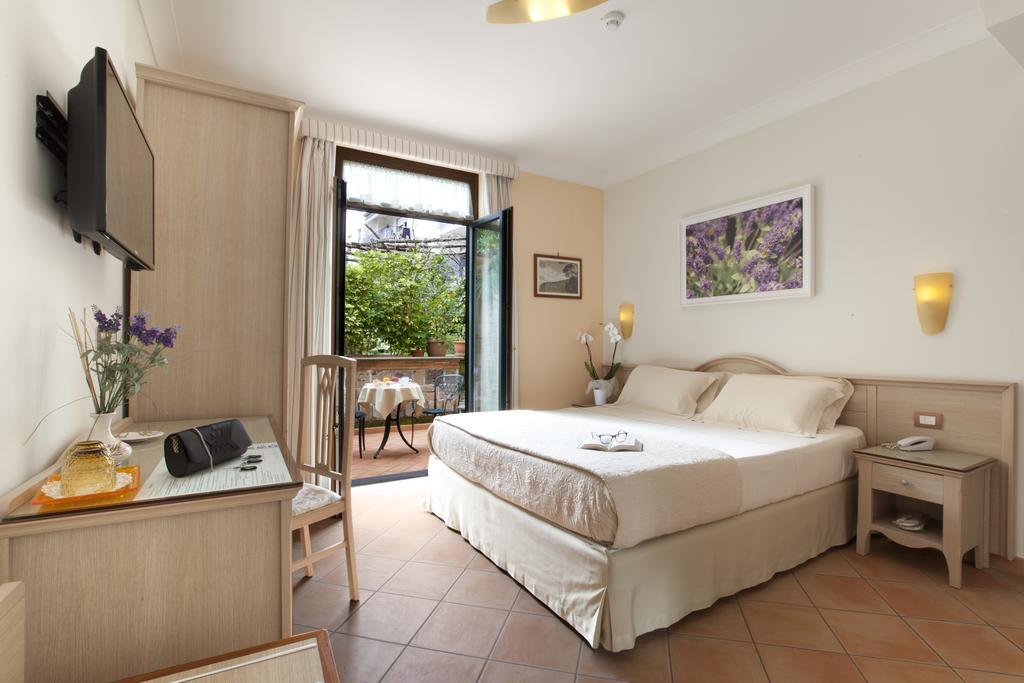 Relais Villa Angiolina ซอร์เรนโต ภายนอก รูปภาพ