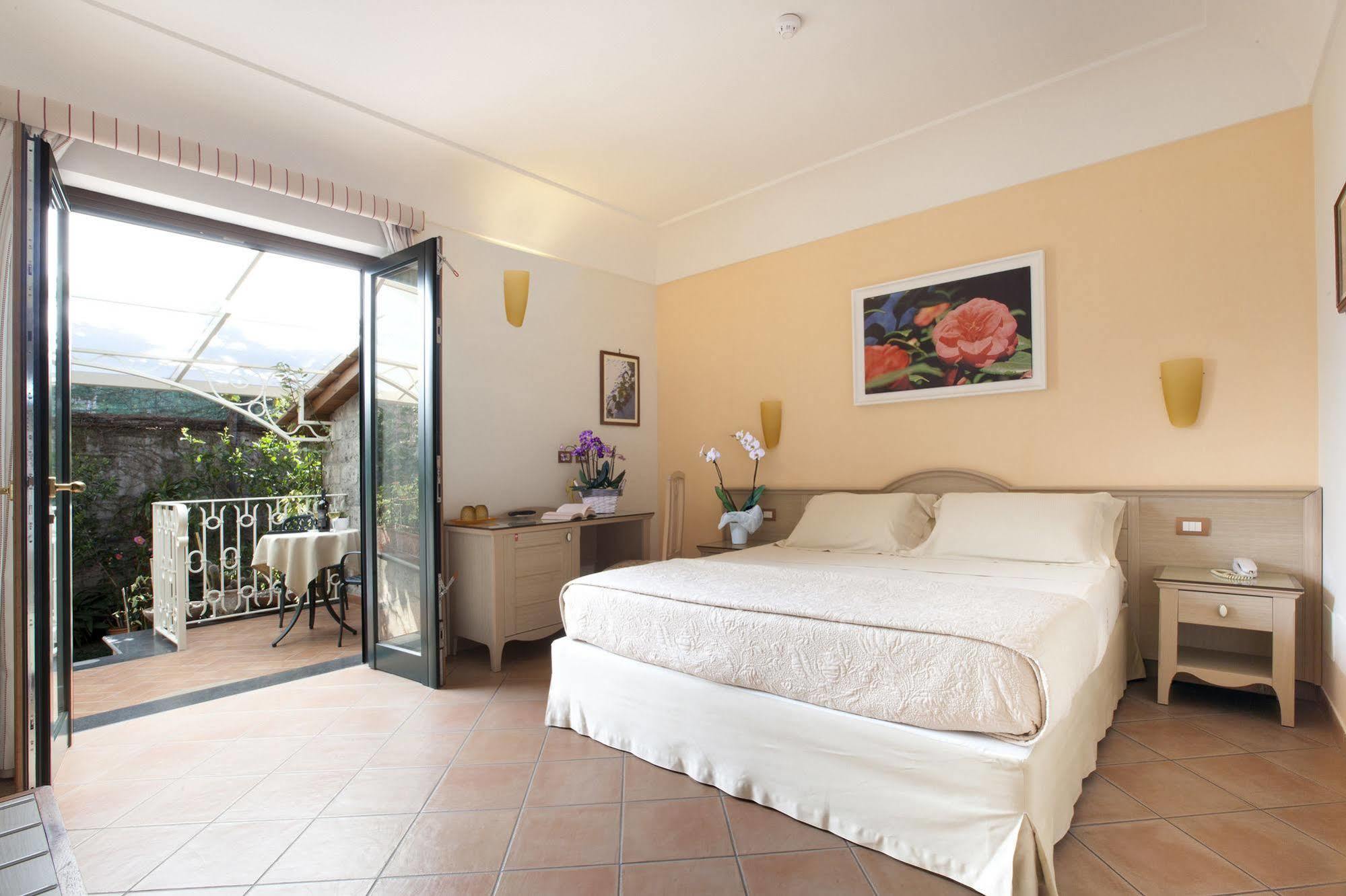 Relais Villa Angiolina ซอร์เรนโต ภายนอก รูปภาพ